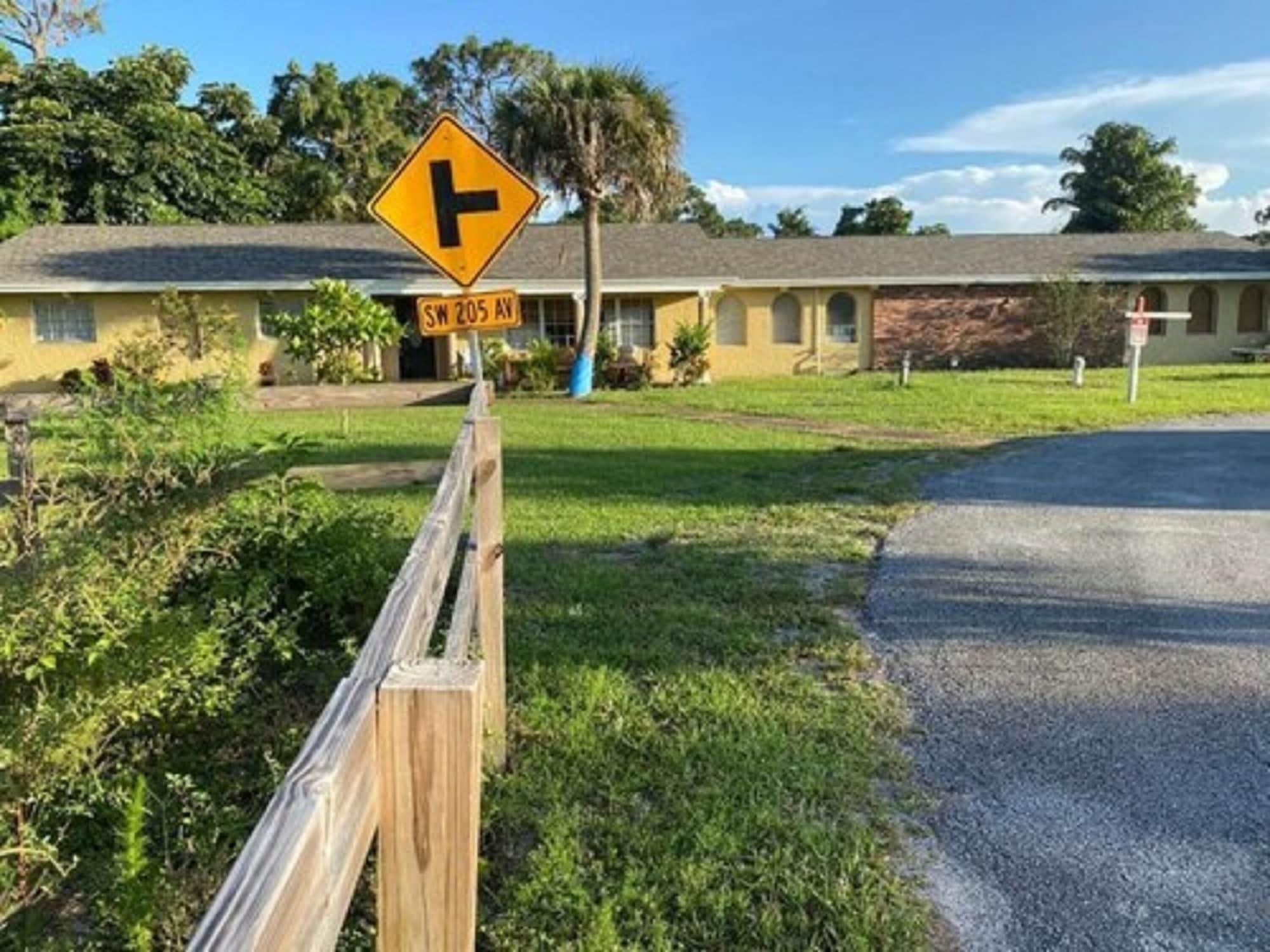 Oyo Family Ranch At Melbourne Fl Hotel Exterior foto