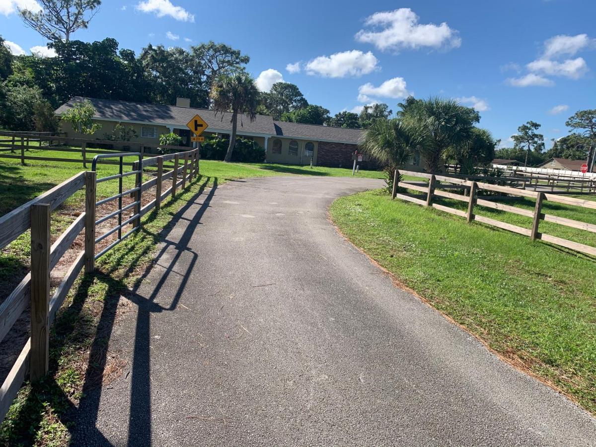 Oyo Family Ranch At Melbourne Fl Hotel Exterior foto